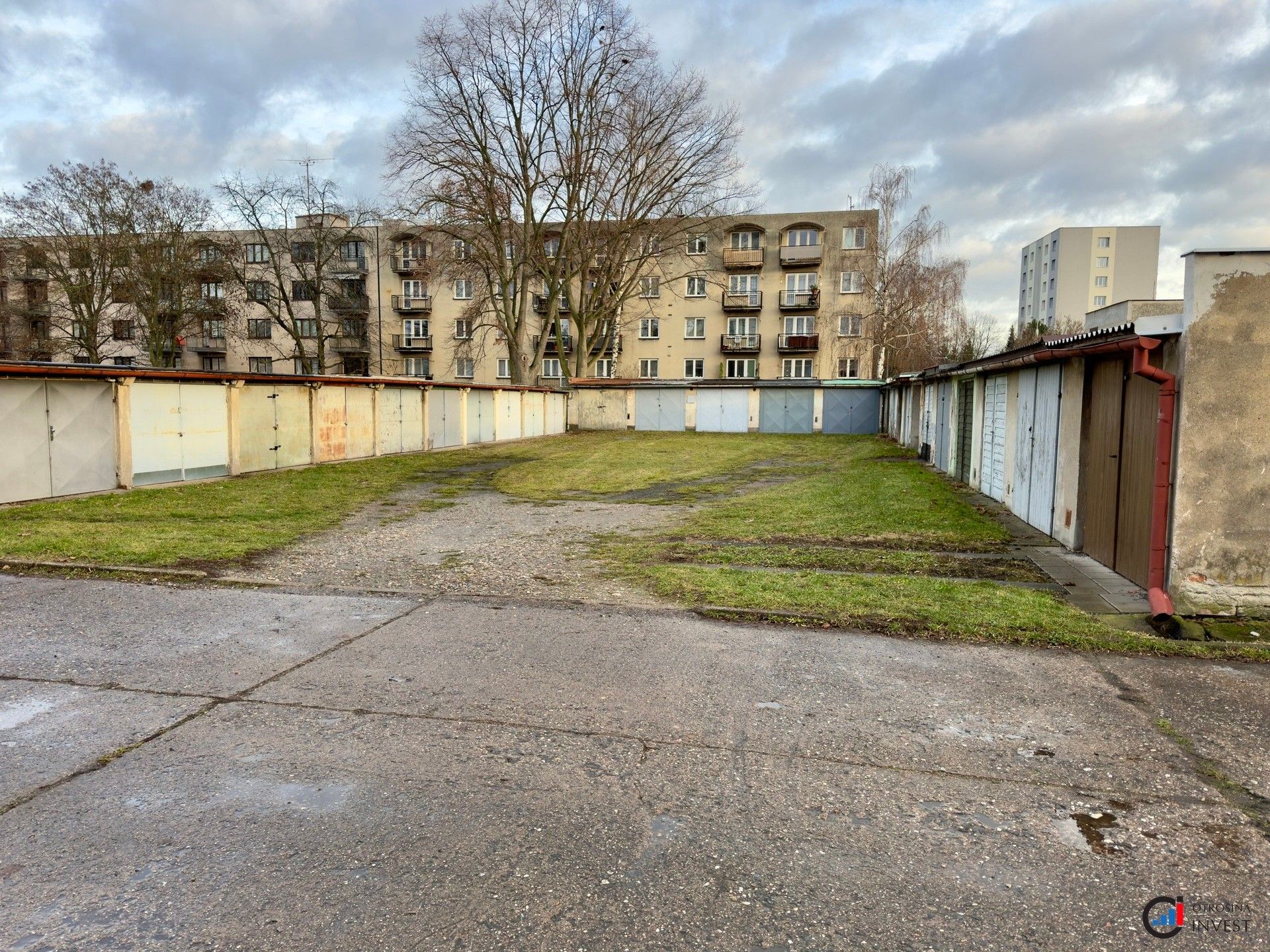 Garáže, Na Okrouhlíku, Pardubice, 15 m²