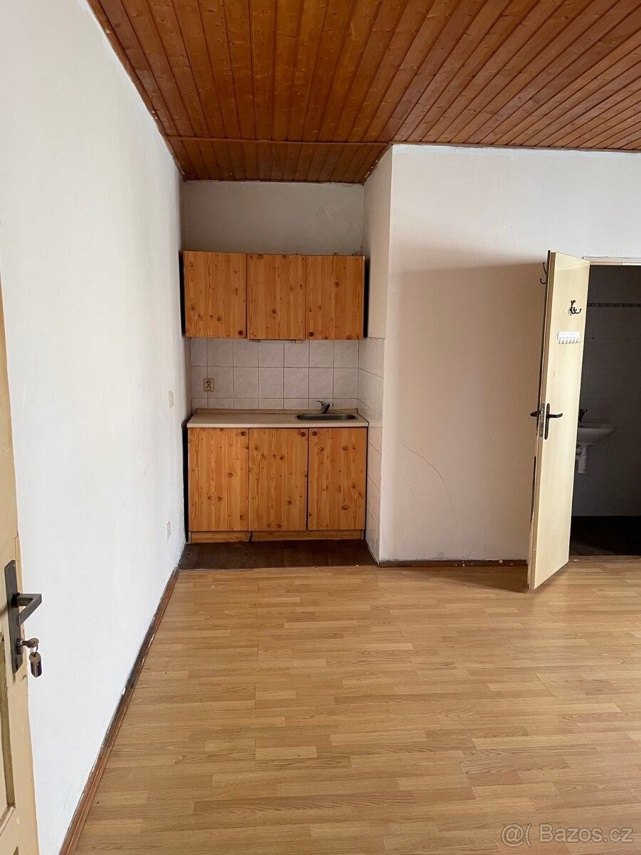 1+kk, Jaroměř, 551 01