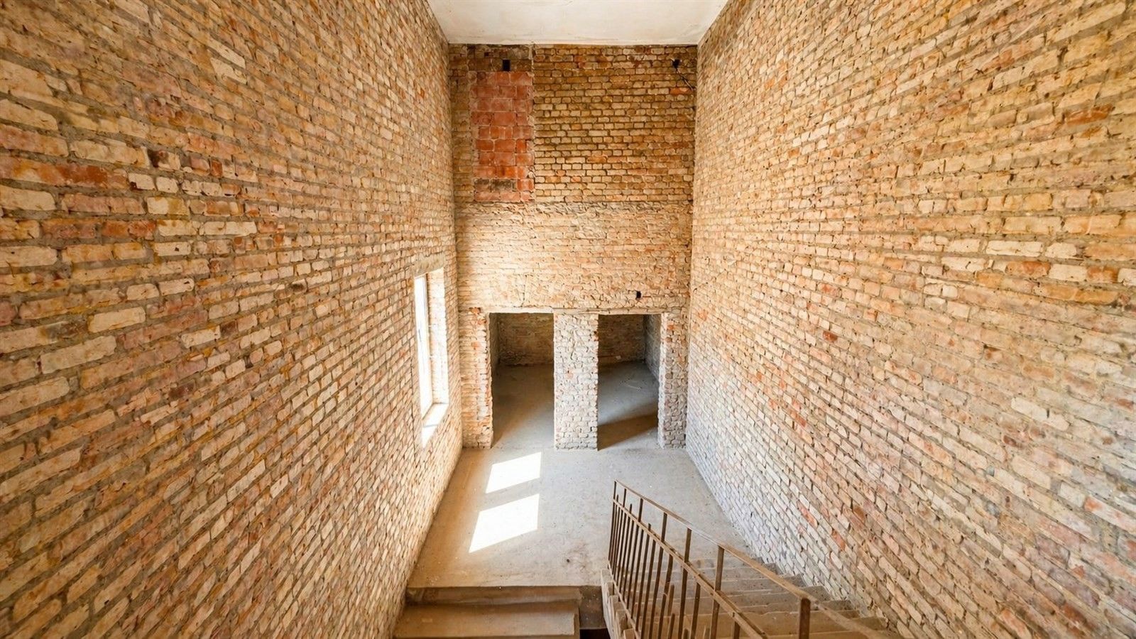 Komerční nemovitost · 1 600 m² · Slavice 1702, Cheb - 4