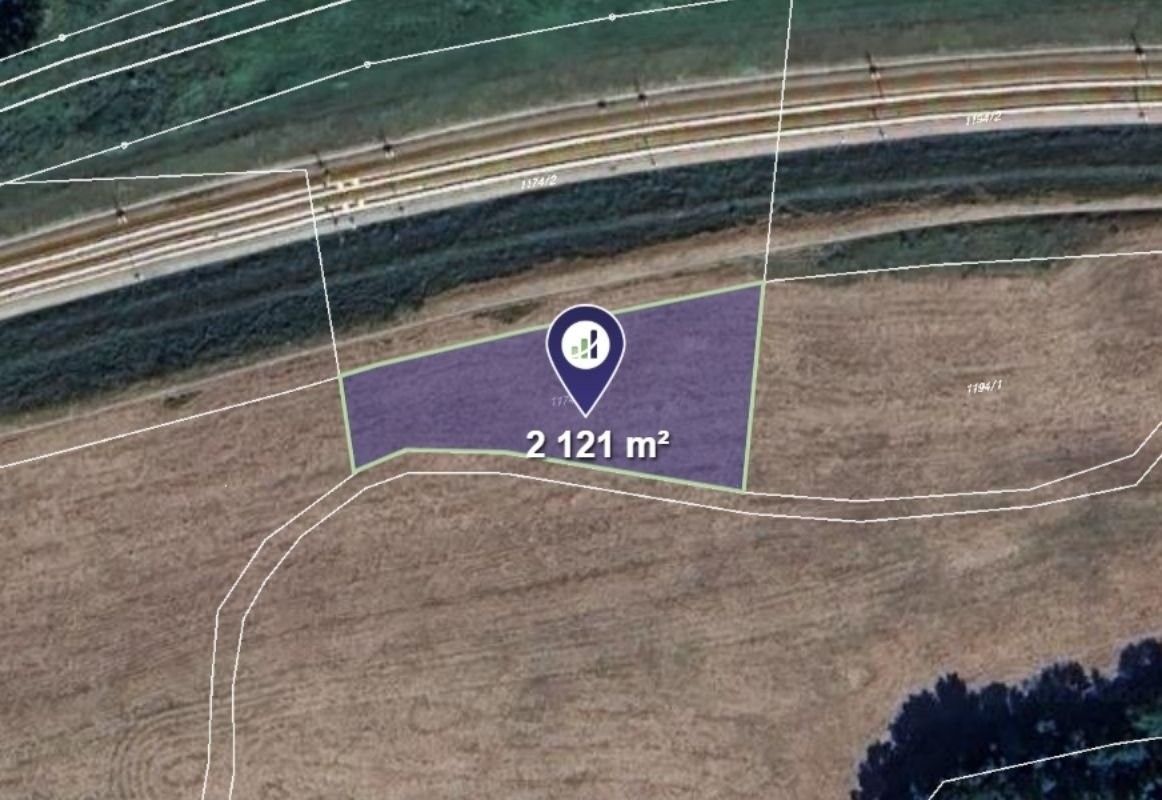 Zemědělský pozemek, 2 121 m²