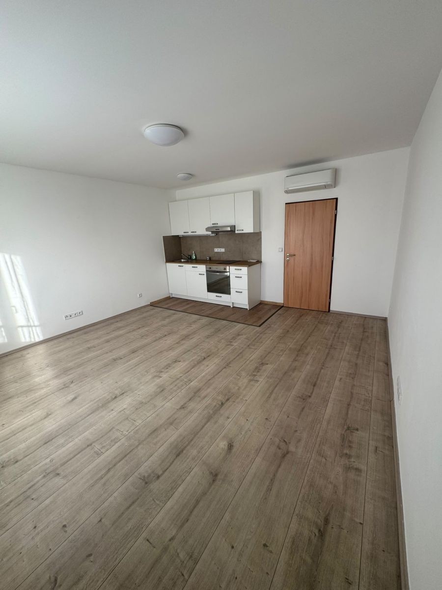 2+kk, Nad Krocínkou, Praha - Prosek, 55 m² - 1