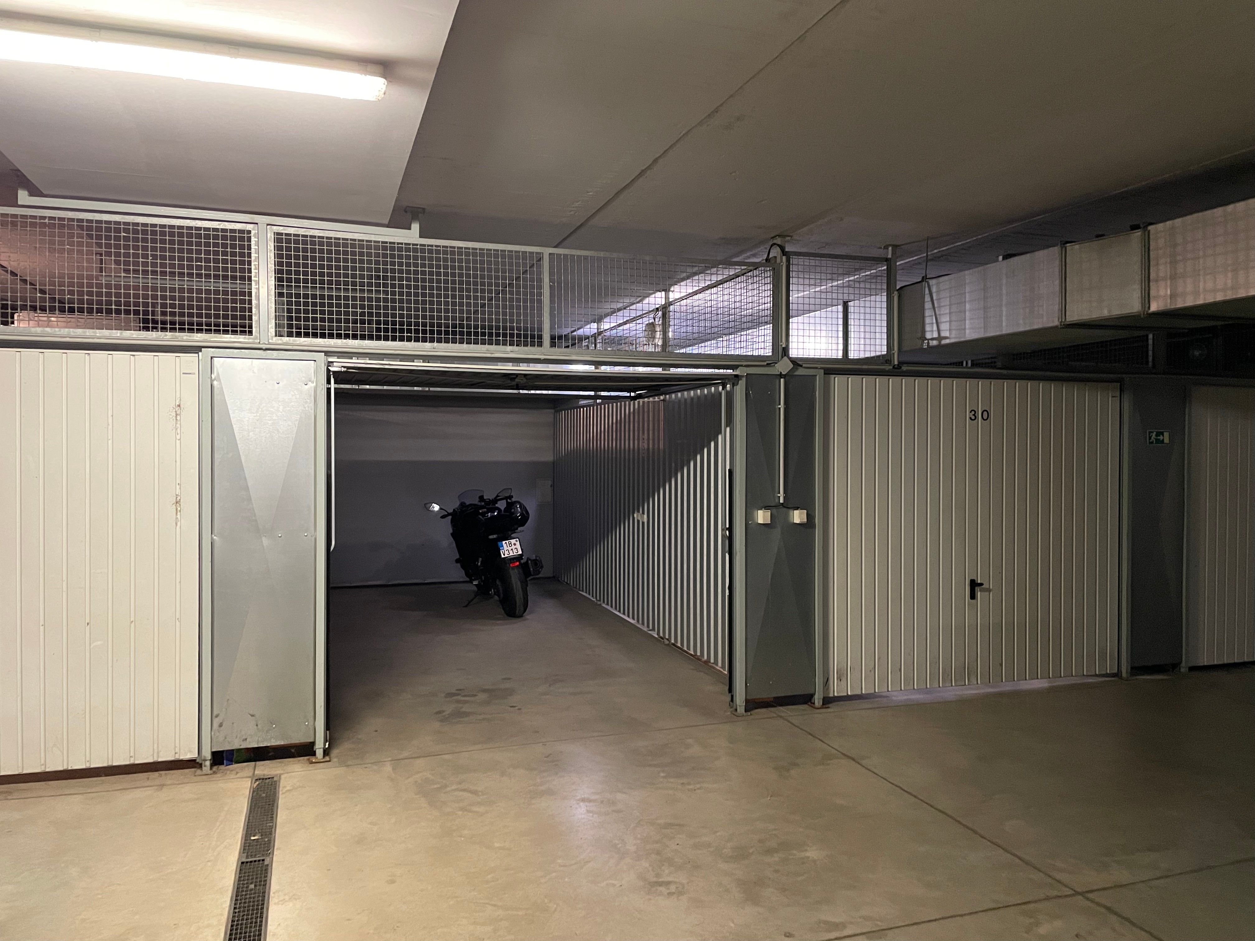 Garáže, Pálavské náměstí, Brno, 25 m²