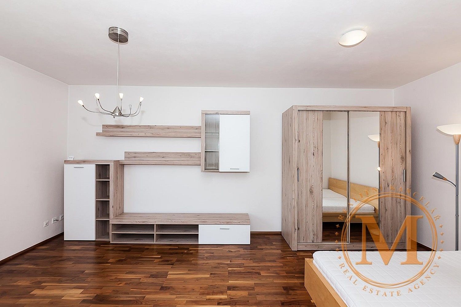 Byt 1+kk · 40 m² · Hnězdenská, Praha 8 - Troja - 3