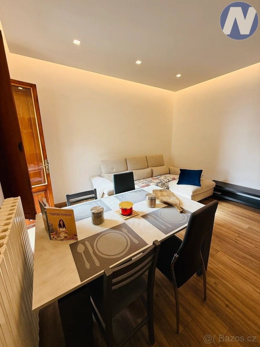 Prodej rodinný dům - 987 66, Zahraničí