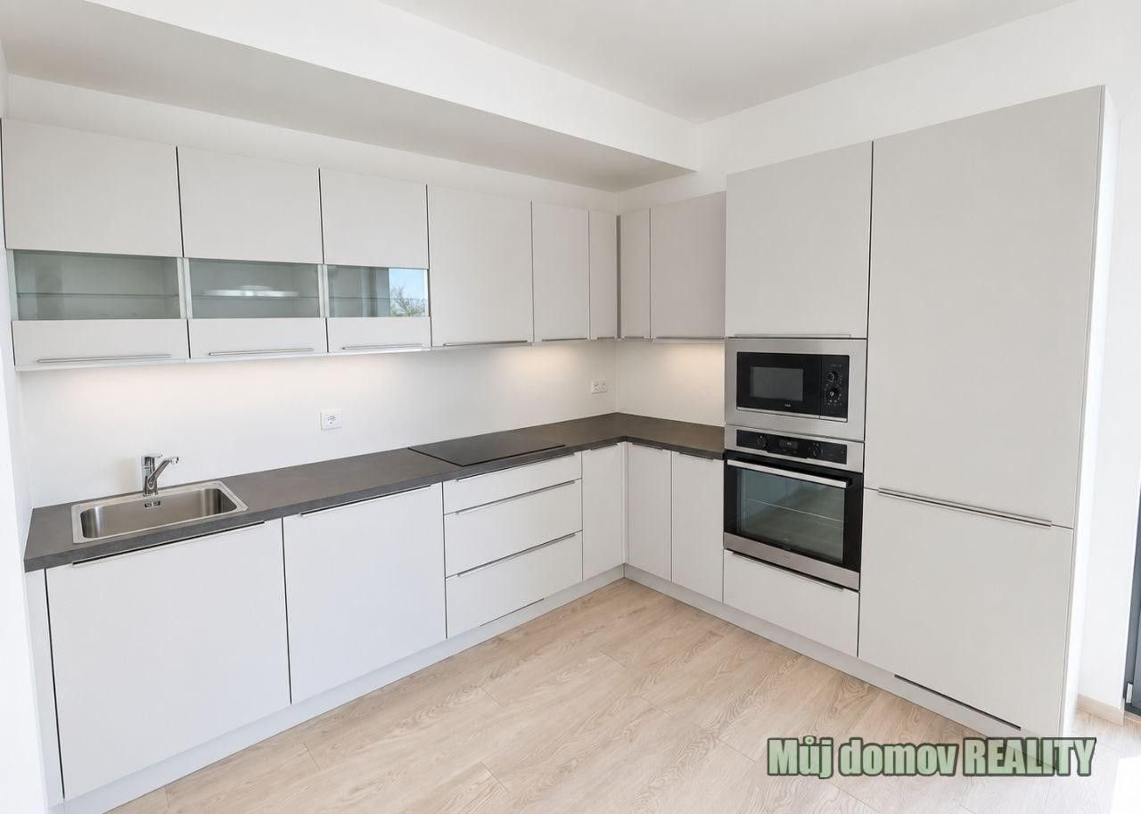 Byt 4+kk · 86 m² · Nad Bání, Praha - 4