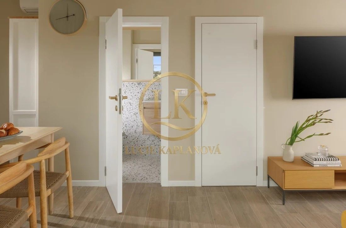 Prodej rodinný dům - 987 66, Zahraničí - 2