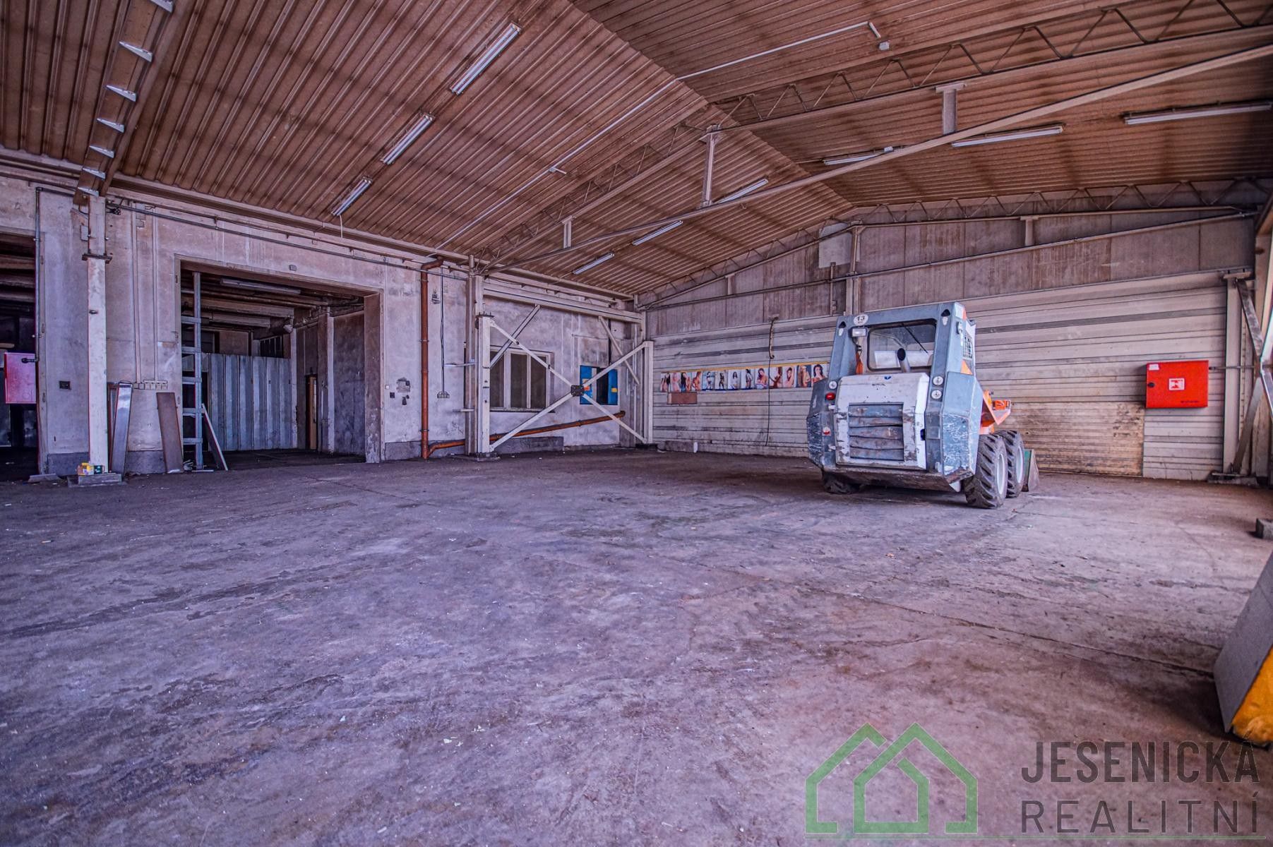 Prodej výrobní prostory - Nádražní, Javorník, 3 580 m²