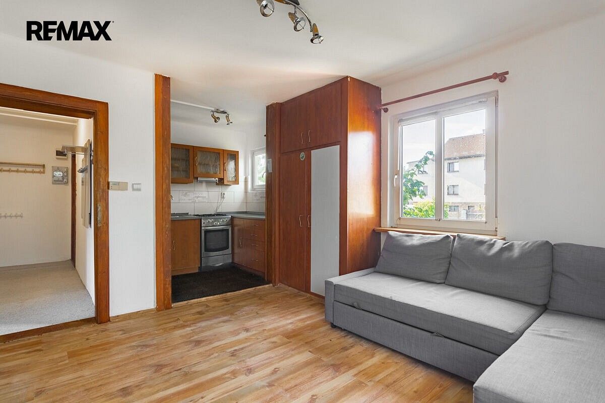 3+kk, Petra Bezruče, Stochov, okres Kladno, 50 m² - 1