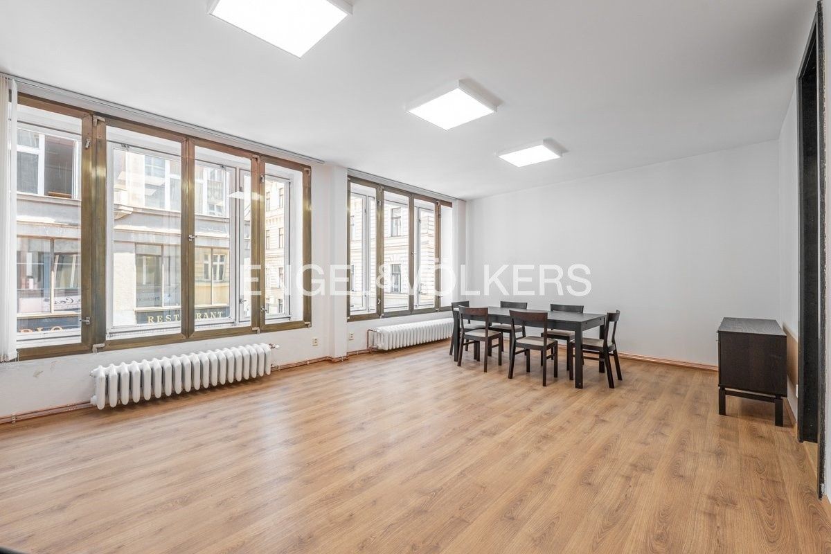 Pronájem kancelář - V jámě, Praha, 125 m²