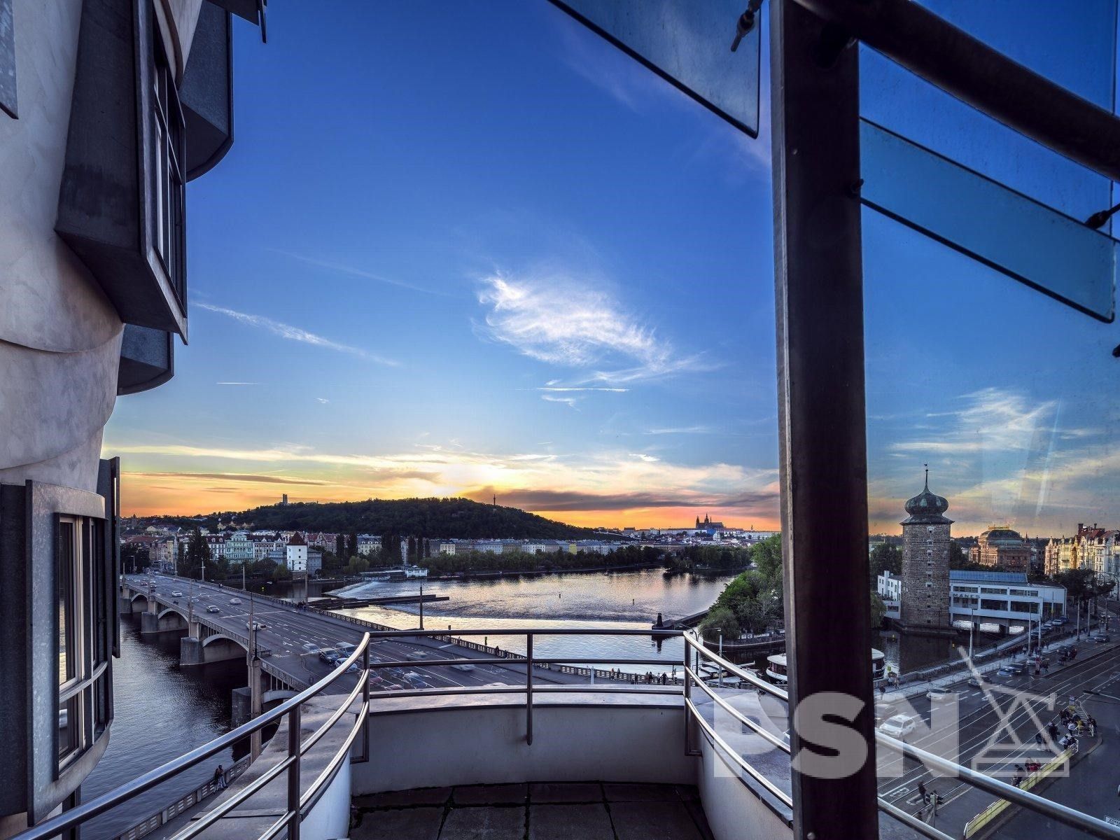 Pronájem kancelář - Jiráskovo náměstí, Praha, 24 m²