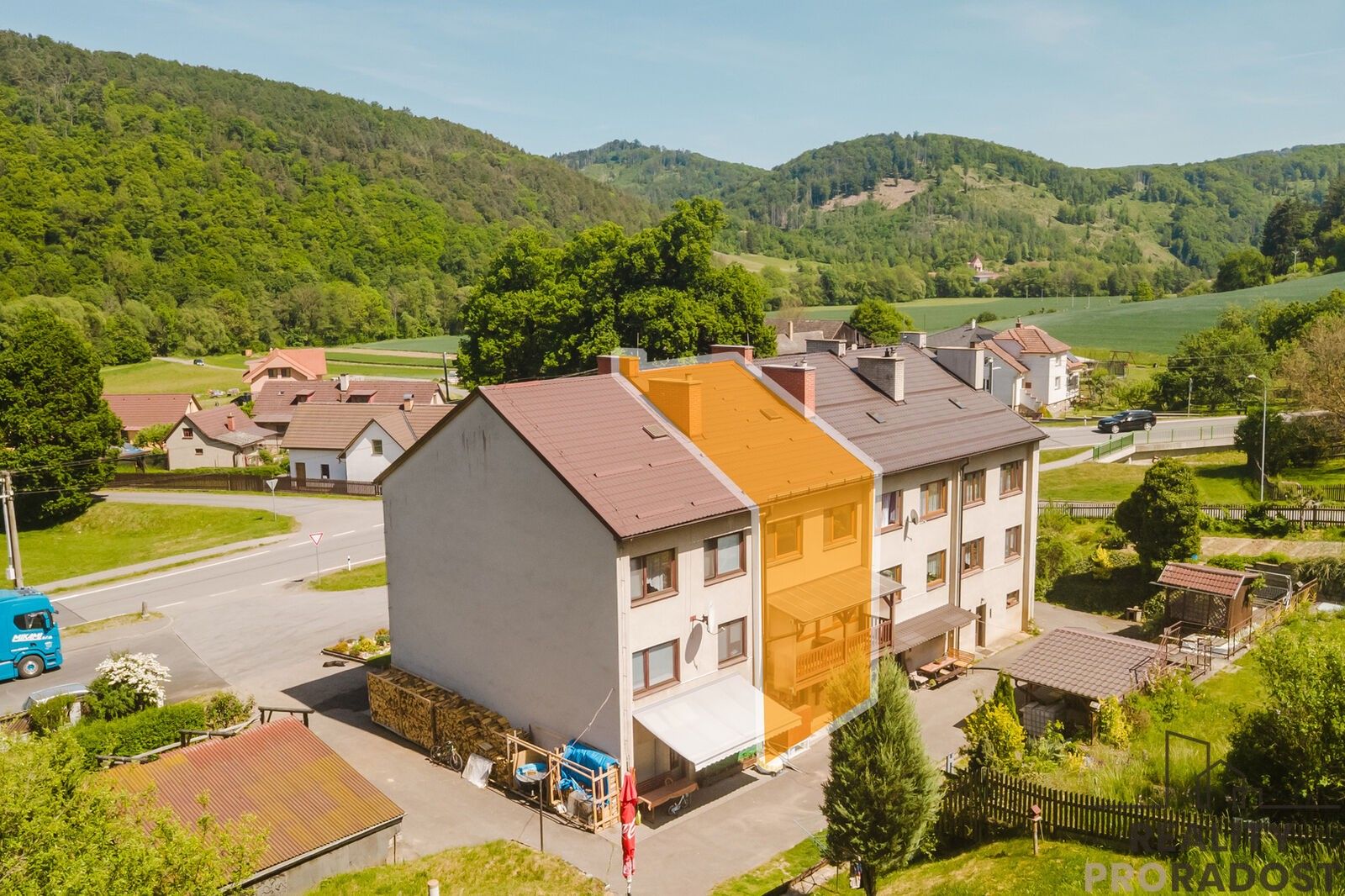Prodej rodinný dům - Ujčov, 200 m² - 5