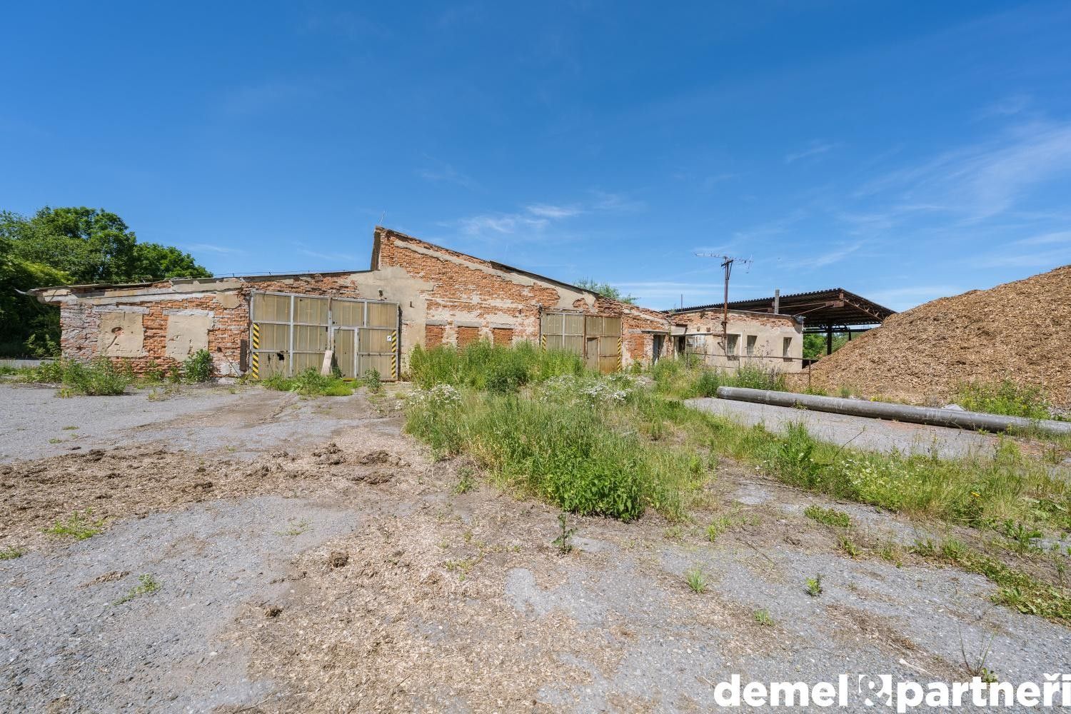 Zemědělské objekty, Korouhev, 1 400 m² - 2