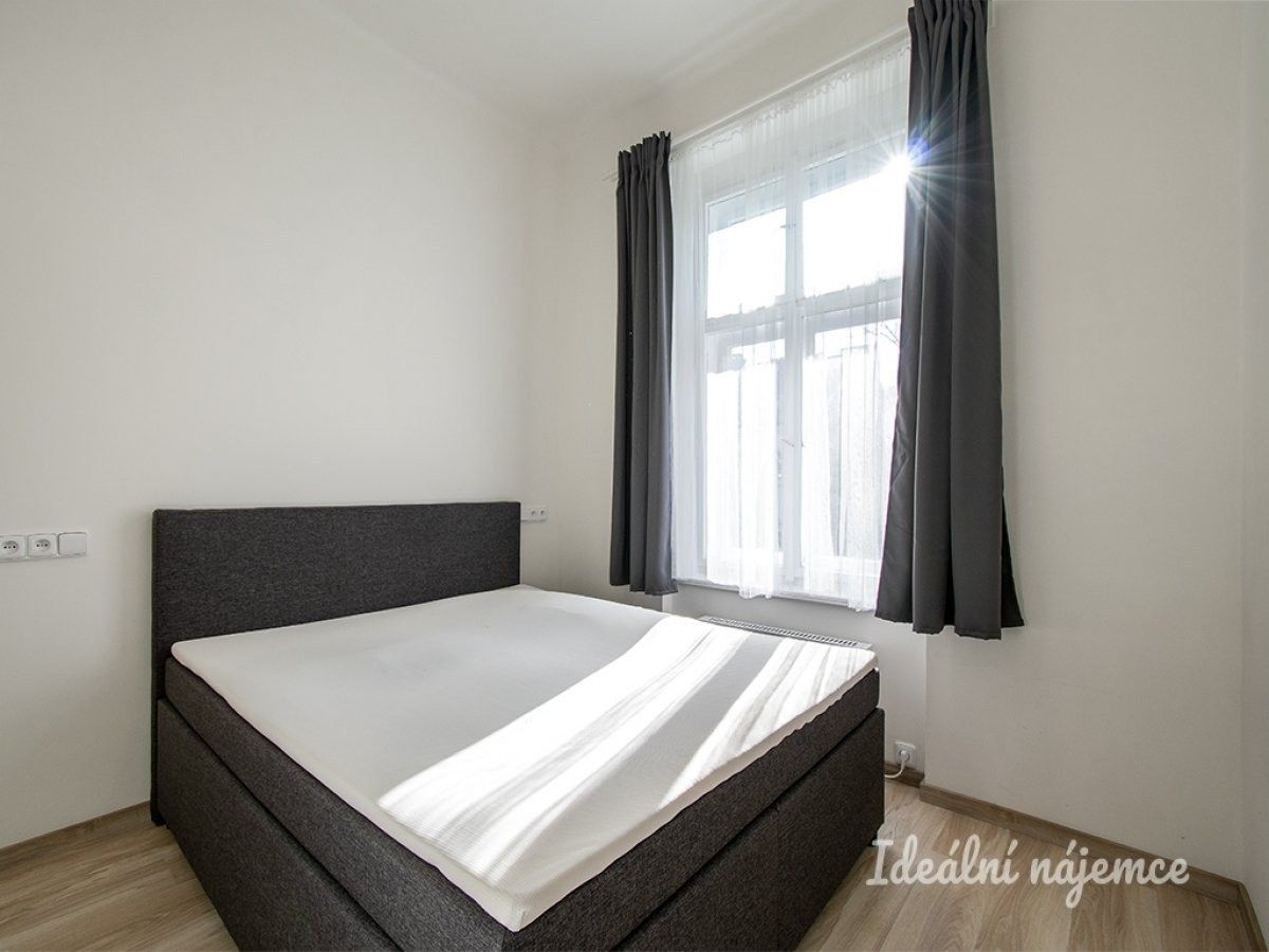 Pronájem byt 2+kk - Jindřicha Plachty, Praha, 40 m² - 5