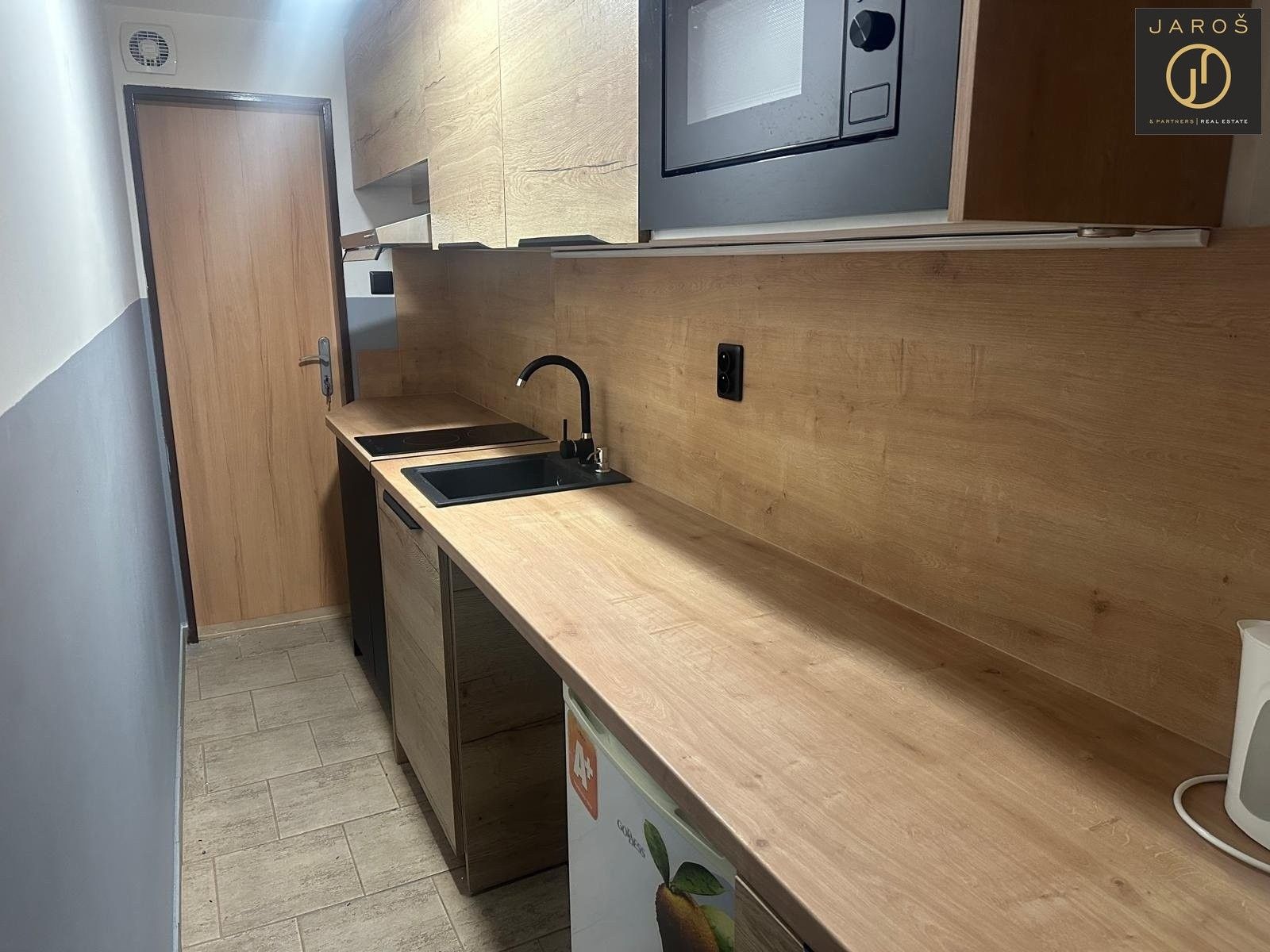 Pronájem byt 1+kk - Karlovarská, Řevničov, 24 m²