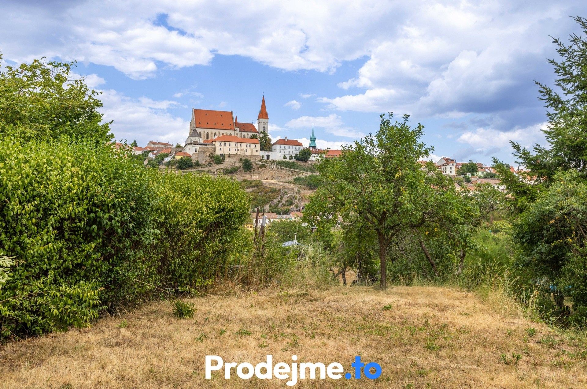 Zahrada · 1 586 m² · Znojmo - 4