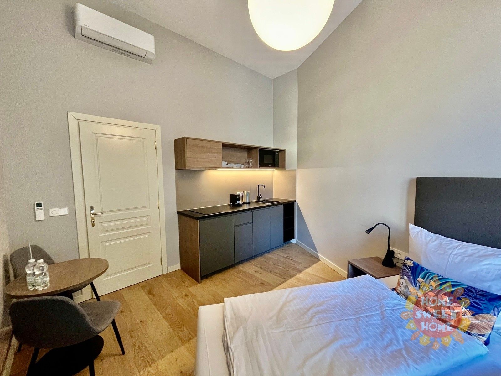 Pronájem byt 1+kk - Opletalova, Praha, 23 m²