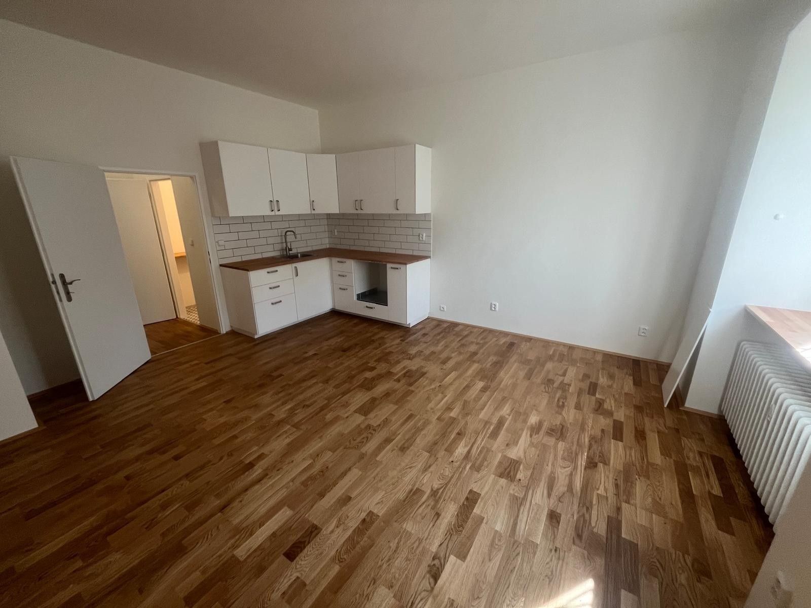 1+kk, 28. pluku, Praha - Vršovice, 30 m² - 1