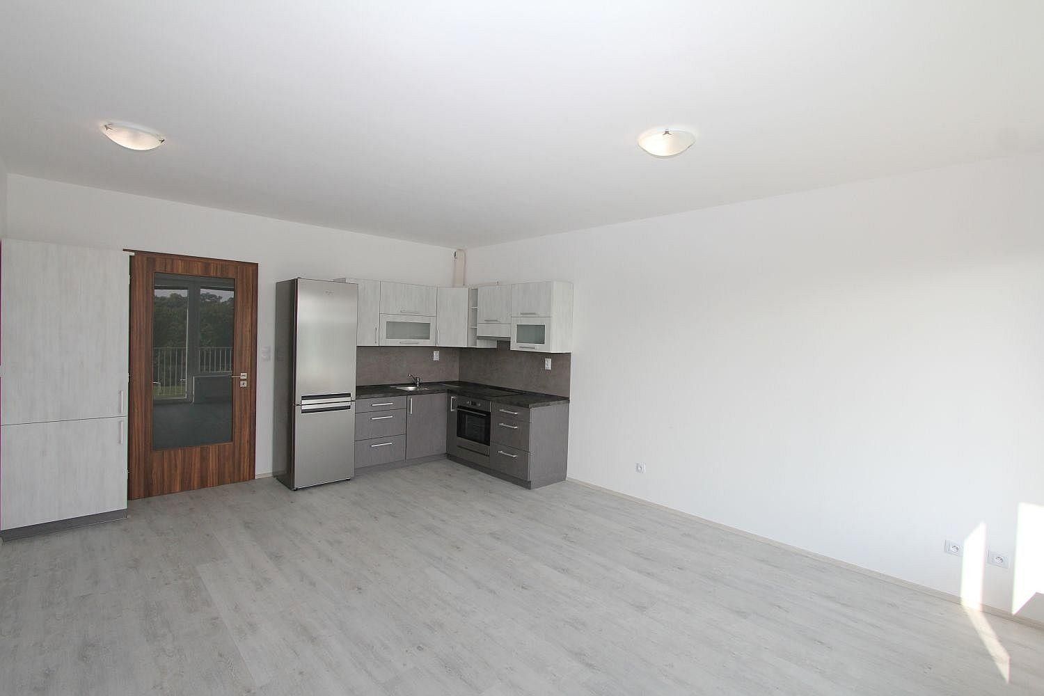 Pronájem byt 1+kk - Pod Vinicí , Pardubice, 33 m²