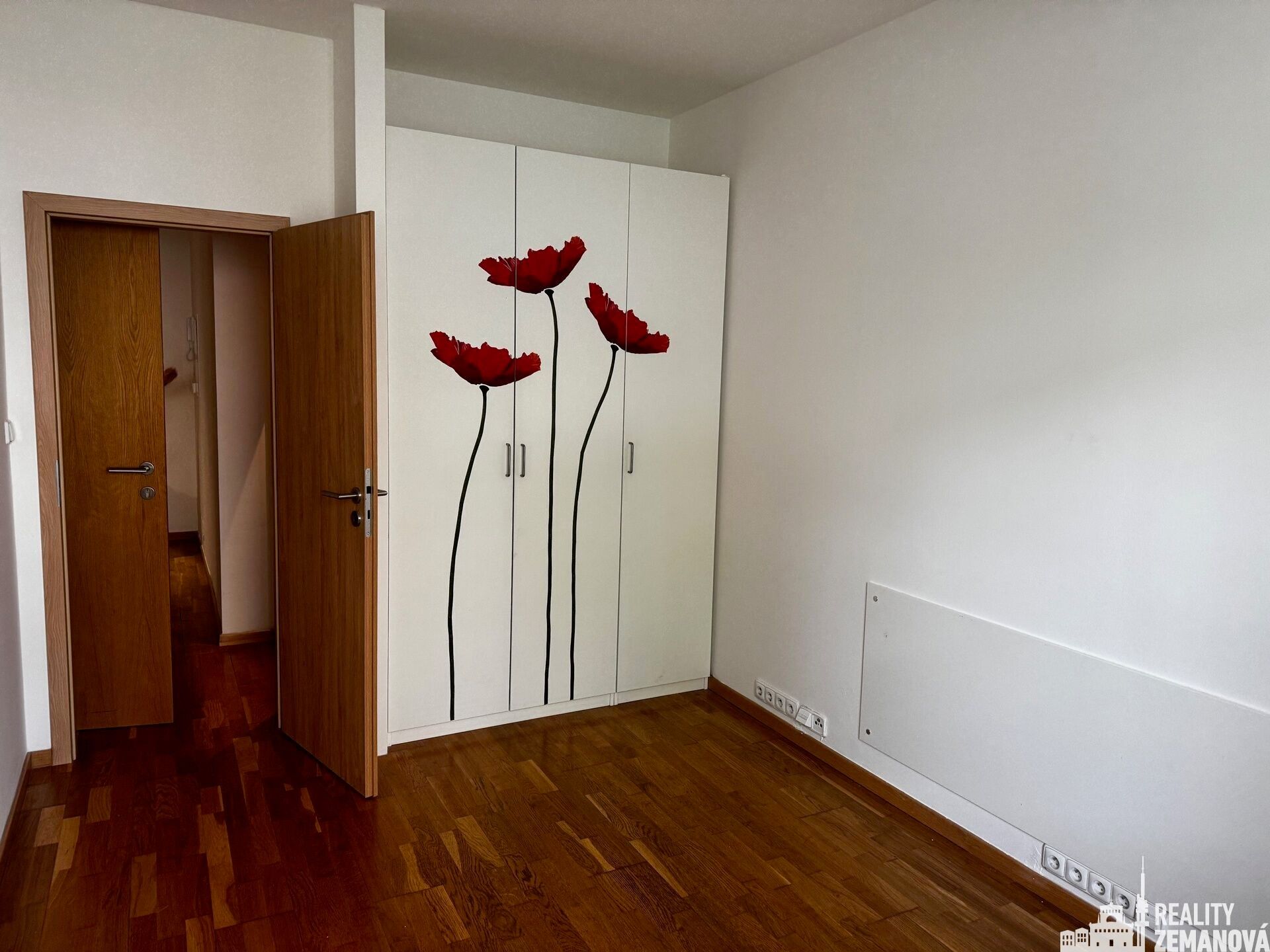 Pronájem kancelář - Korunní, Praha, 50 m²