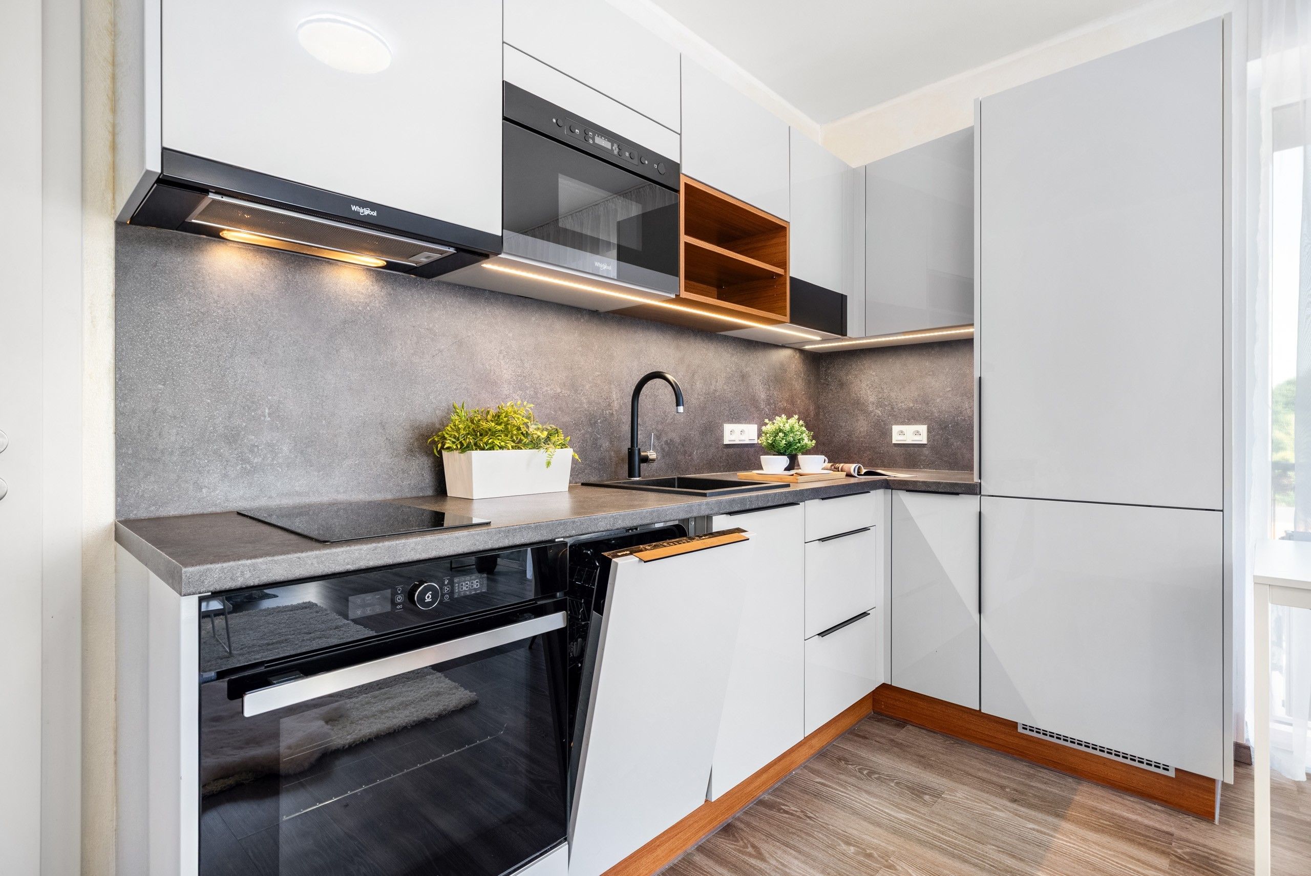 Pronájem byt 1+kk - Za černým mostem 1159, Praha Hloubětín, 35 m² - 5