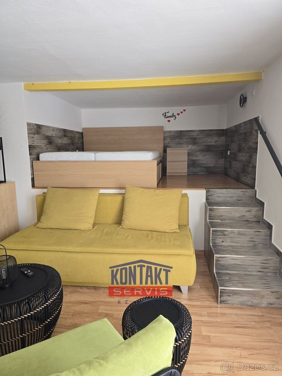 Byty, Hluboká nad Vltavou, 373 41