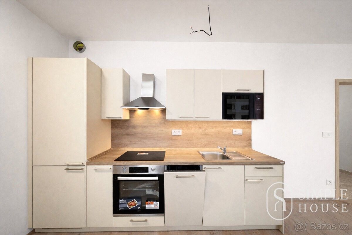 Pronájem byt - Praha, 152 00