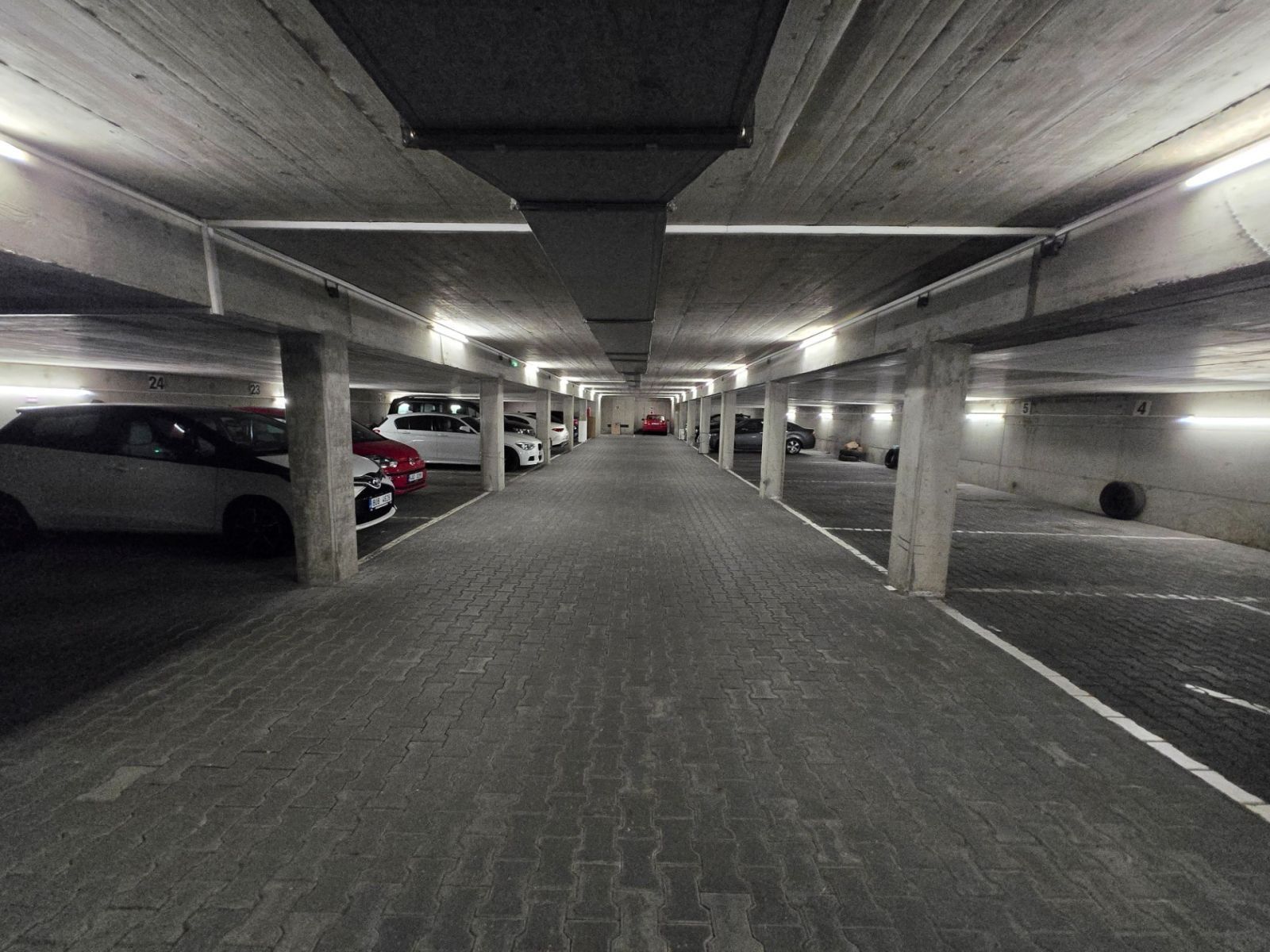 Garáže, Ruská, Praha - Vršovice, 13 m² - 1