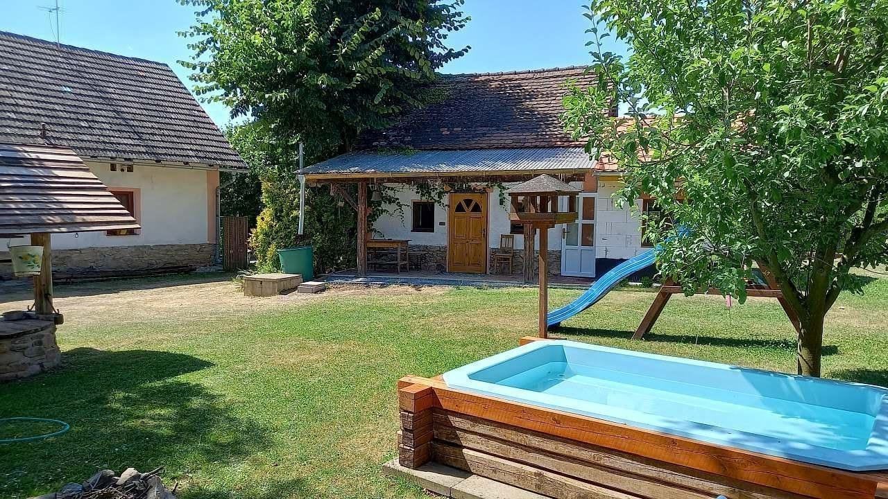 Chaty, Petrovice - Týnčany, Středočeský kraj