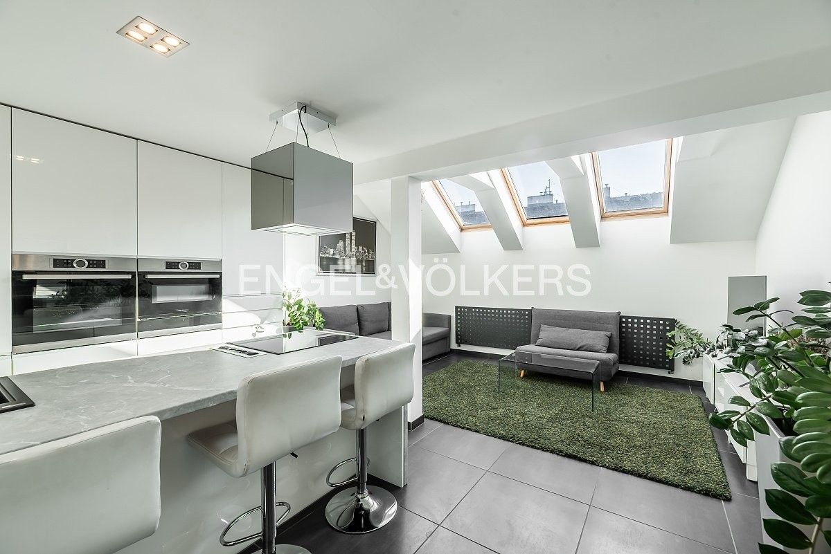 Prodej byt 2+kk - Na bělidle 910, Praha, 57 m²