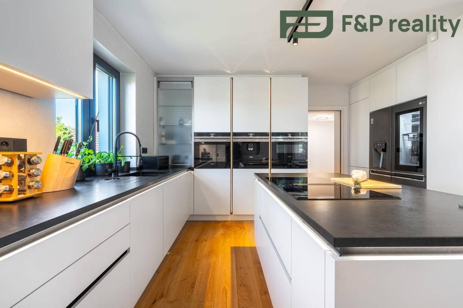 Prodej rodinný dům - Na Ligruse, Dobříš, 320 m² - 5