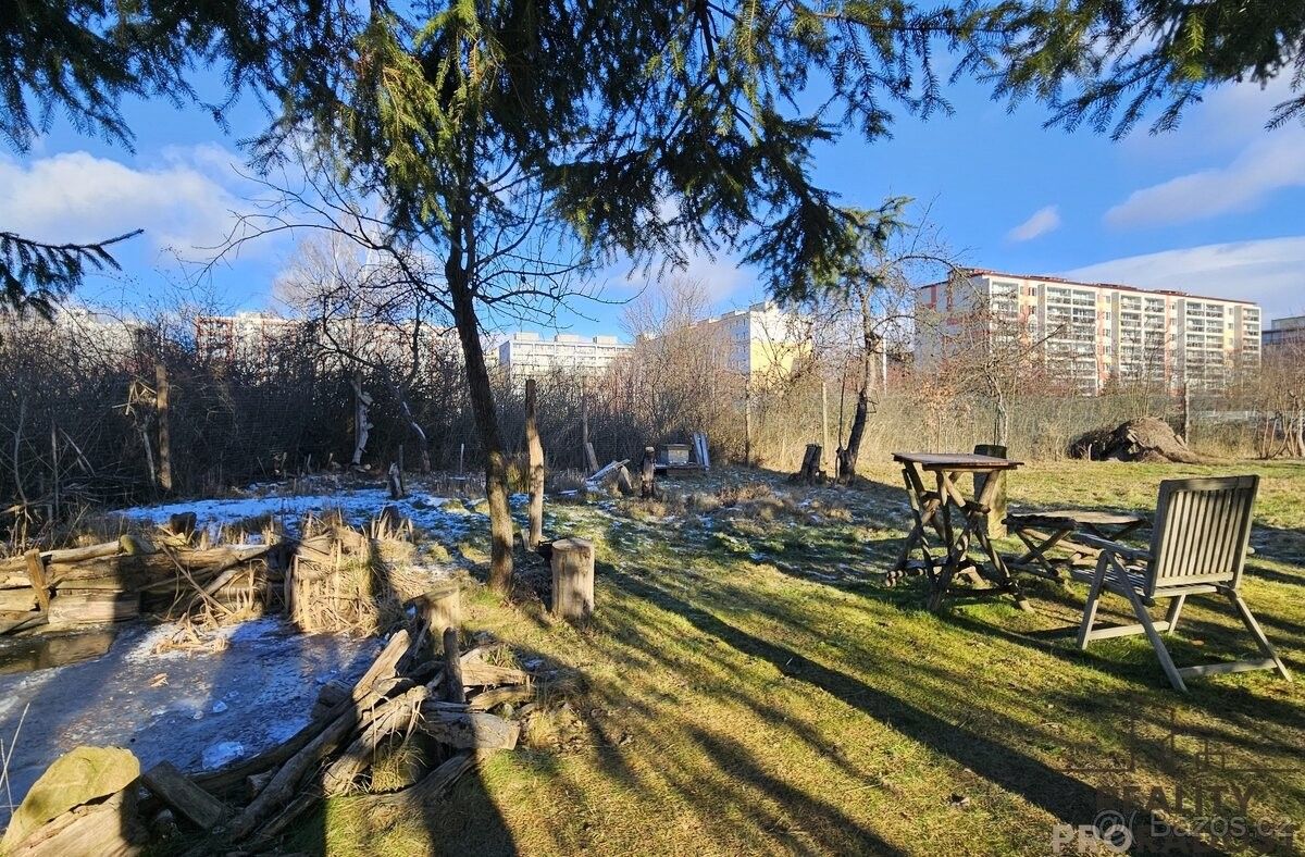 Pozemky pro bydlení, Praha, 163 00