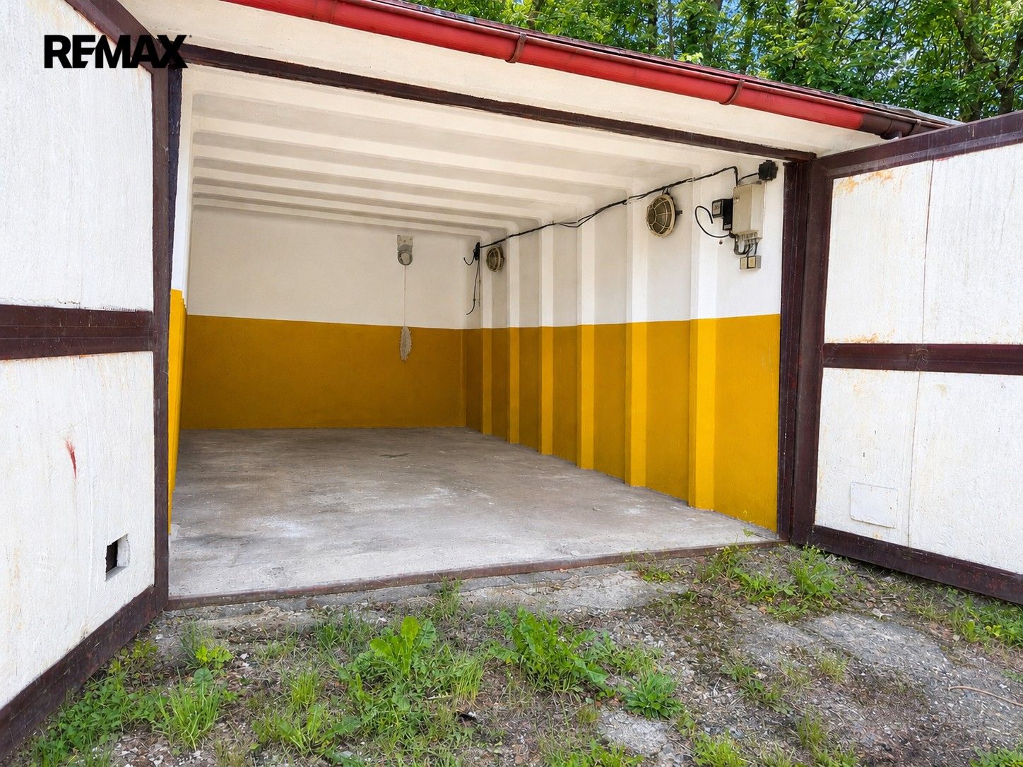 Garáže, Smíchov 2280, Žďár nad Sázavou 1, 18 m² - 2