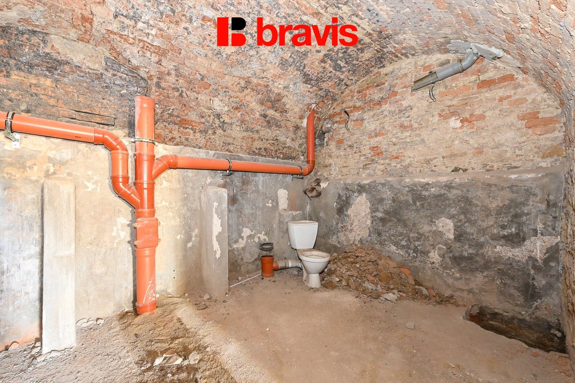 Obchodní prostory · 241 m² · 1. máje 5, Zastávka - 4
