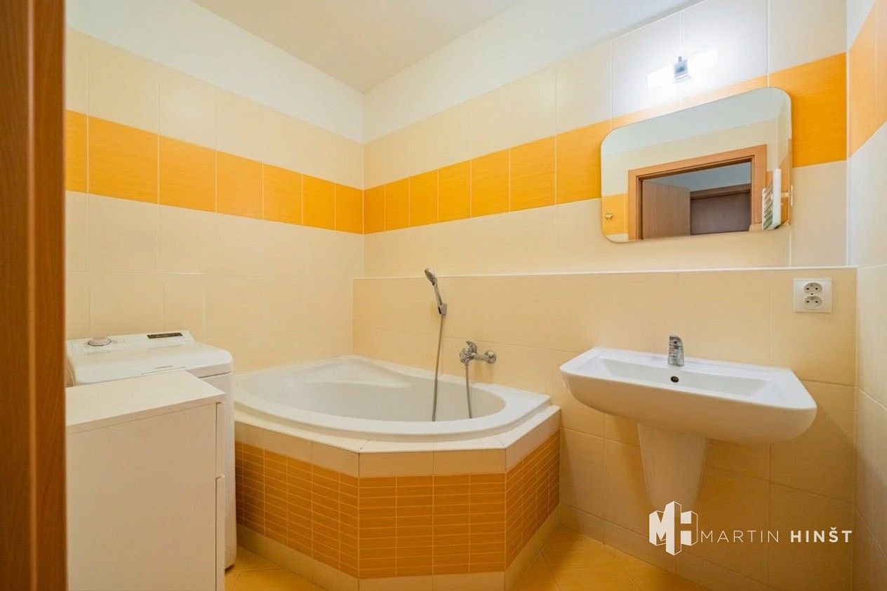 Byt 3+kk · 72 m² · Bermanova, Praha 9 - Čakovice - 3