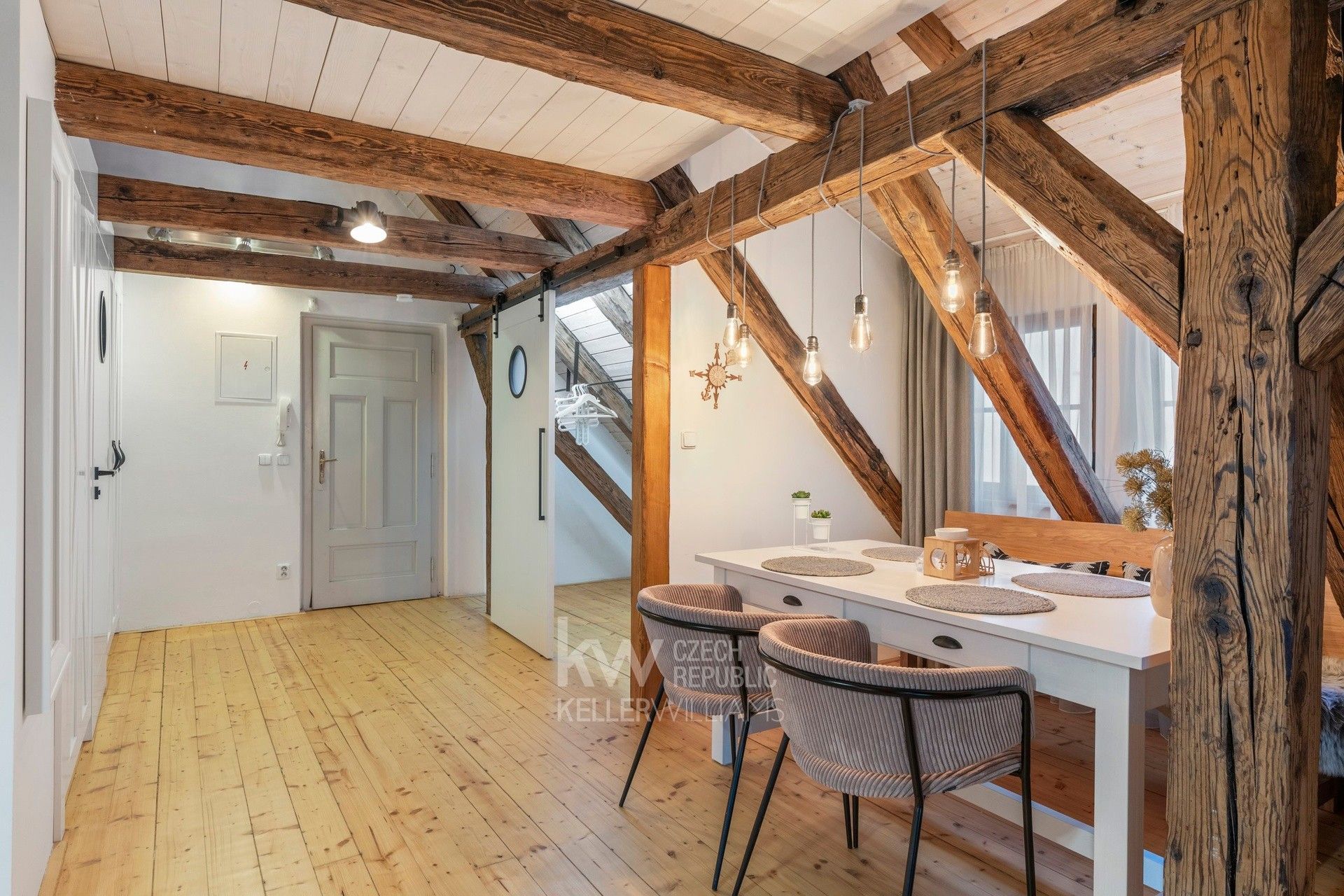 Pronájem byt 1+kk - Lodecká, Praha, 75 m²