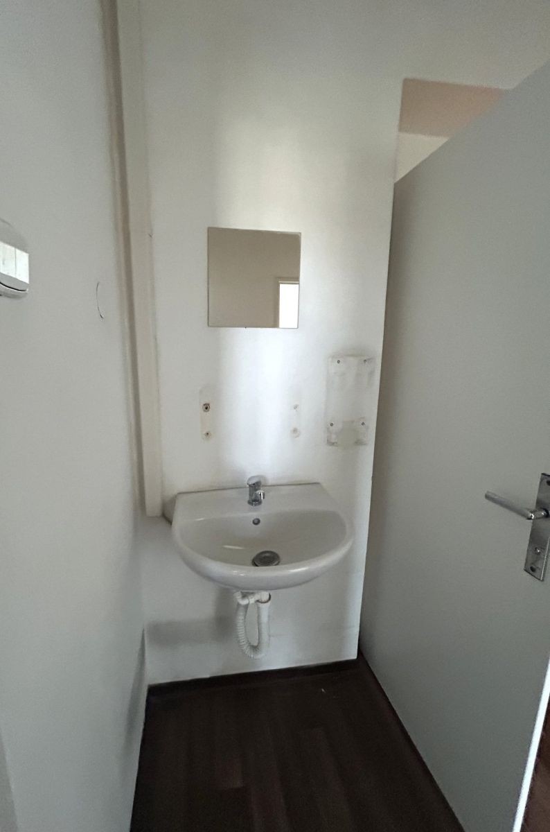 Obchodní prostory · 21 m² · Sokolská, Praha - Nové Město - 4