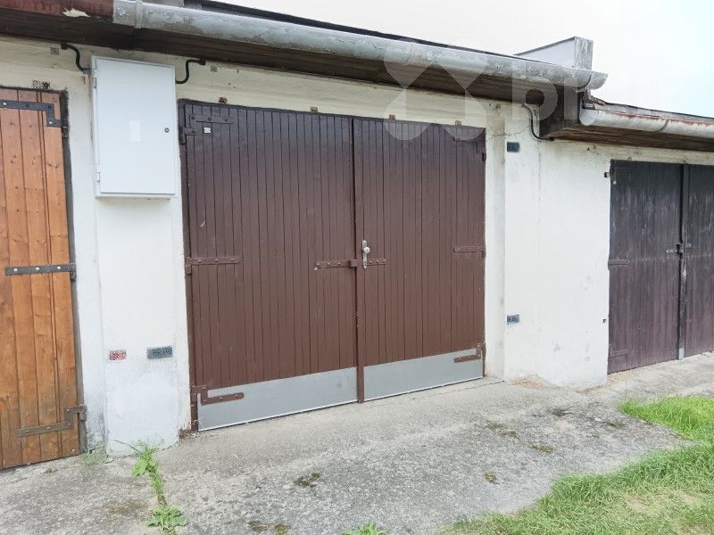 Prodej garáž - Otrokovice, 18 m²