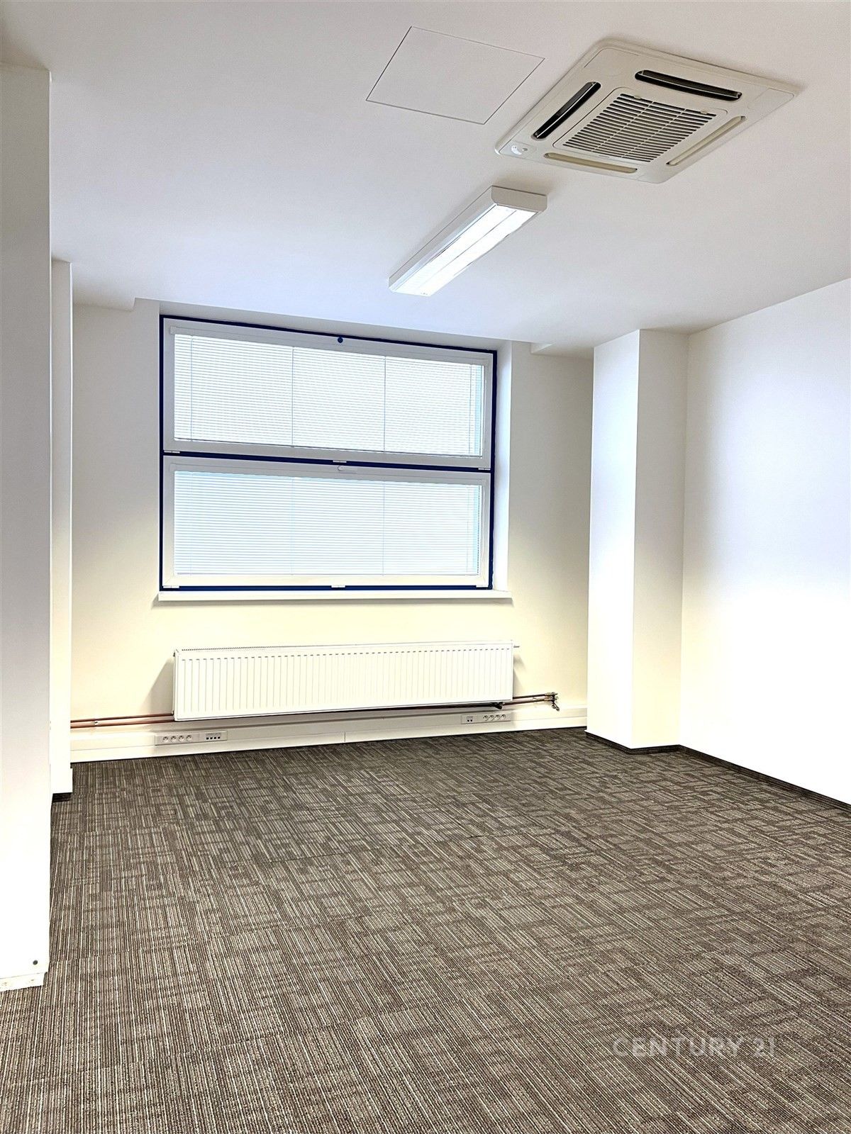 Pronájem kancelář - Za zastávkou, Praha, 58 m²