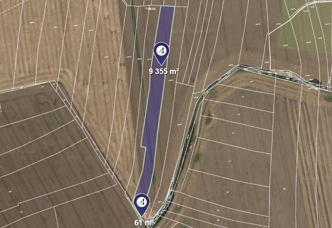 Prodej zemědělský pozemek - Dobrovice, 16 402 m²