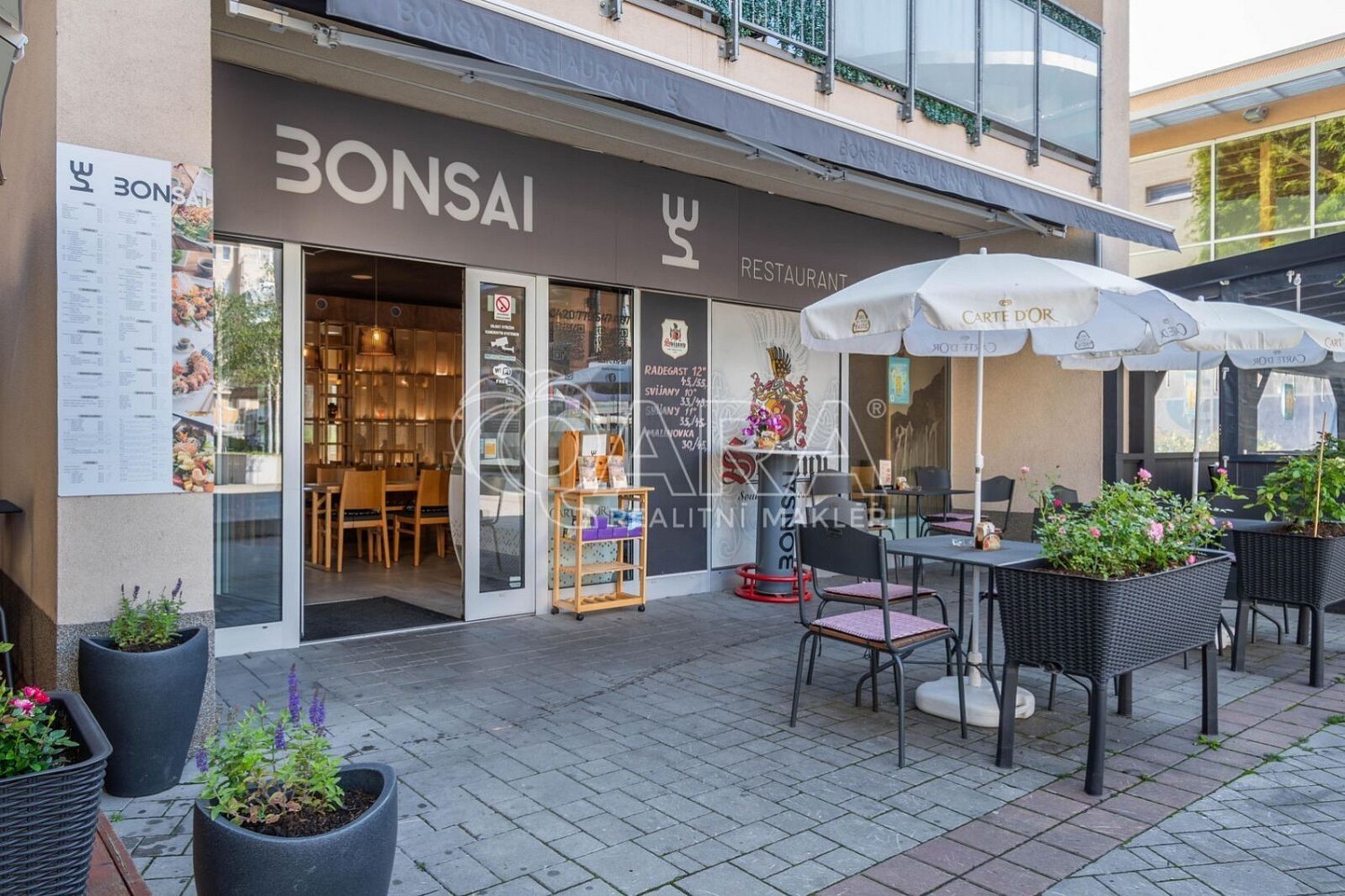 Restaurace · 195 m² · náměstí Přátelství, Praha 10 - Hostivař - 4