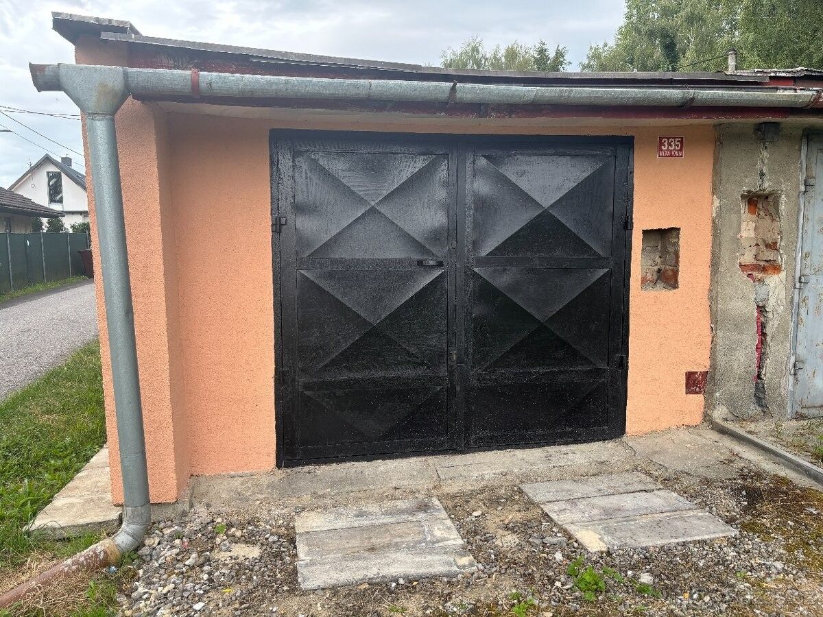 Garáže, Orlová, 735 14