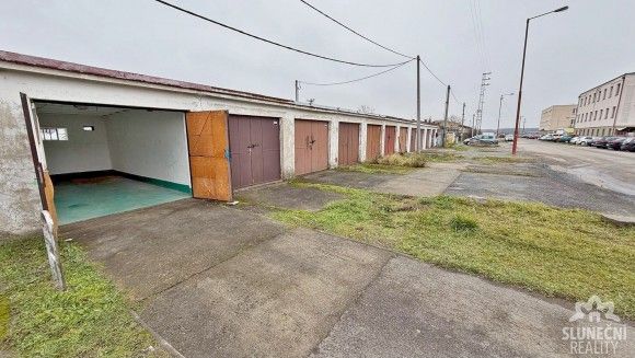 Garáže, Uherské Hradiště, 686 01