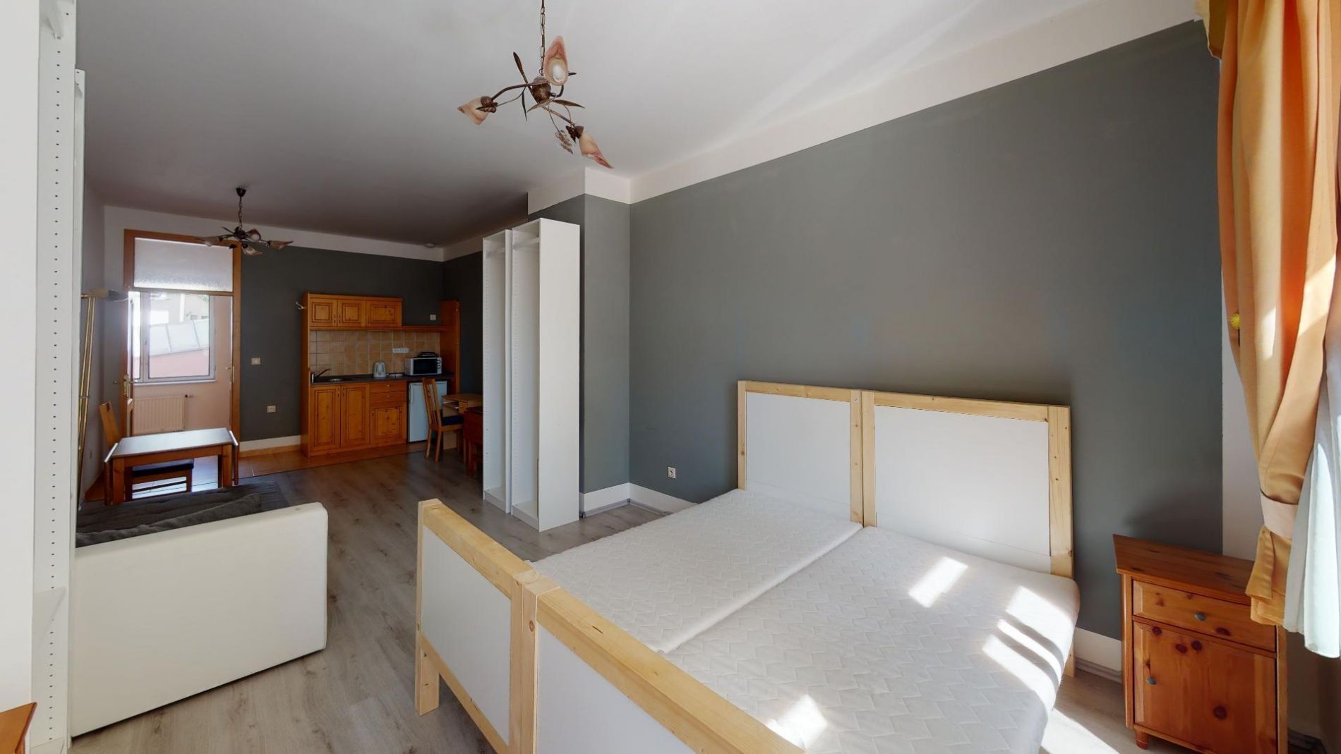 Pronájem byt 1+kk - Donská, Praha, 40 m²