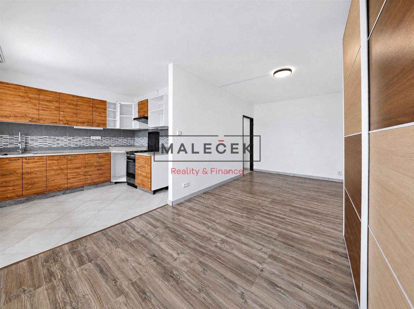 Prodej byt 2+1 - Arbesova 1631, Slaný, 53 m² - 2