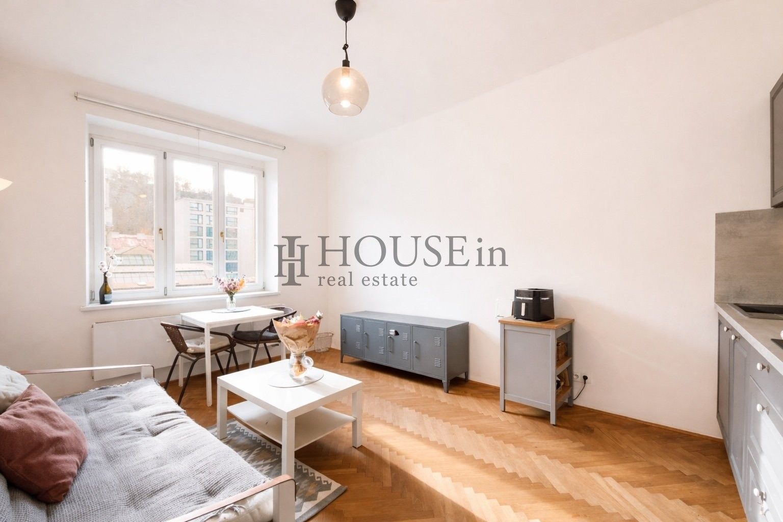 2+kk, Křižíkova, Praha, 43 m²