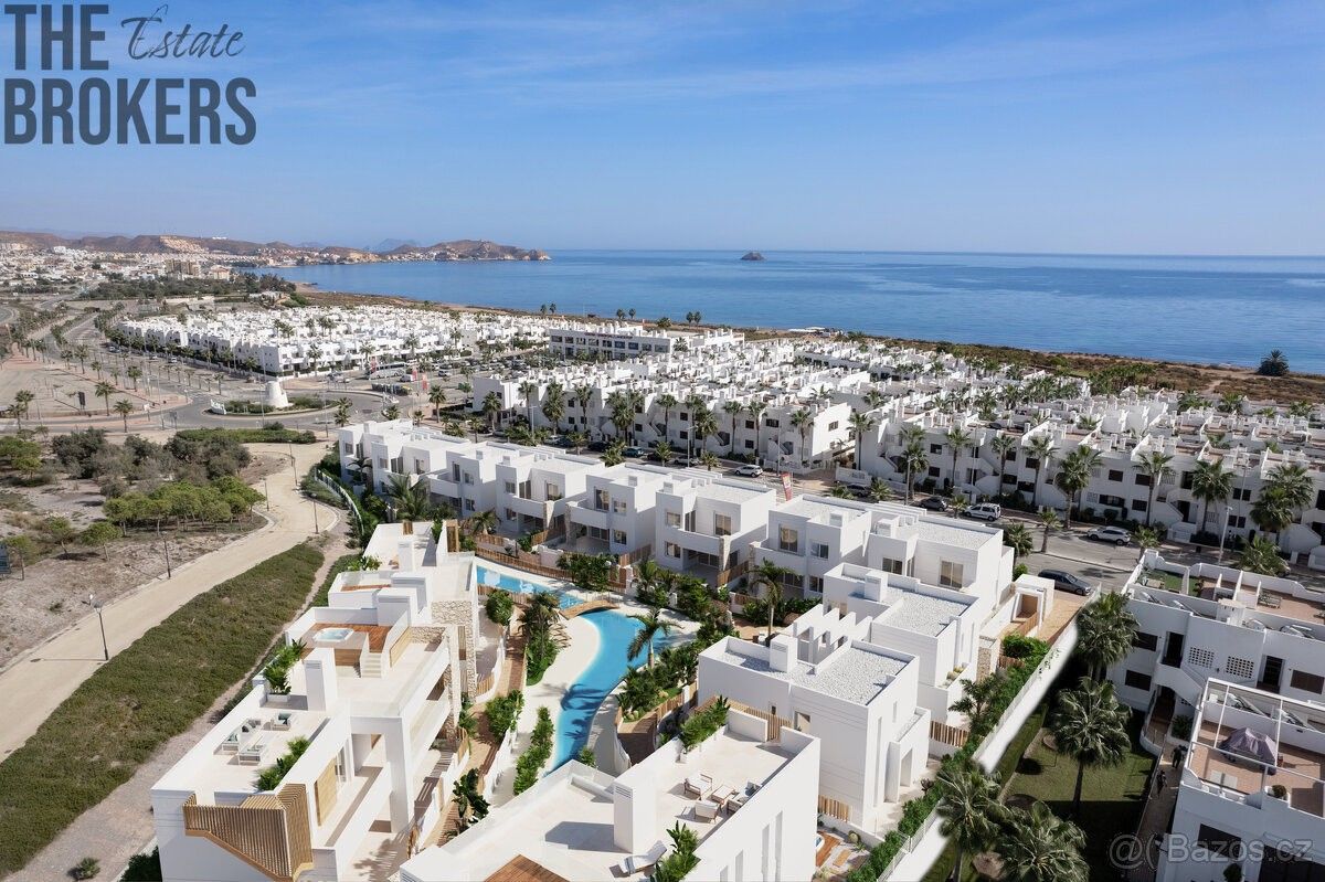 Rodinné domy, 987 66, Zahraničí