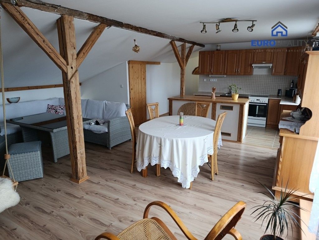 Rodinný dům · 360 m² · Husova, Teplá - 4