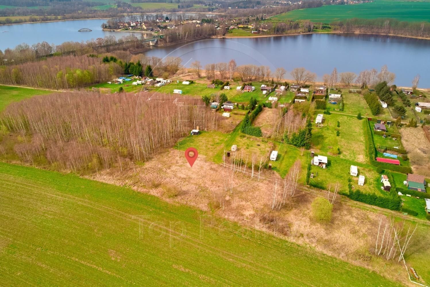 Zahrady, Mechová, Lipová, 1 353 m²