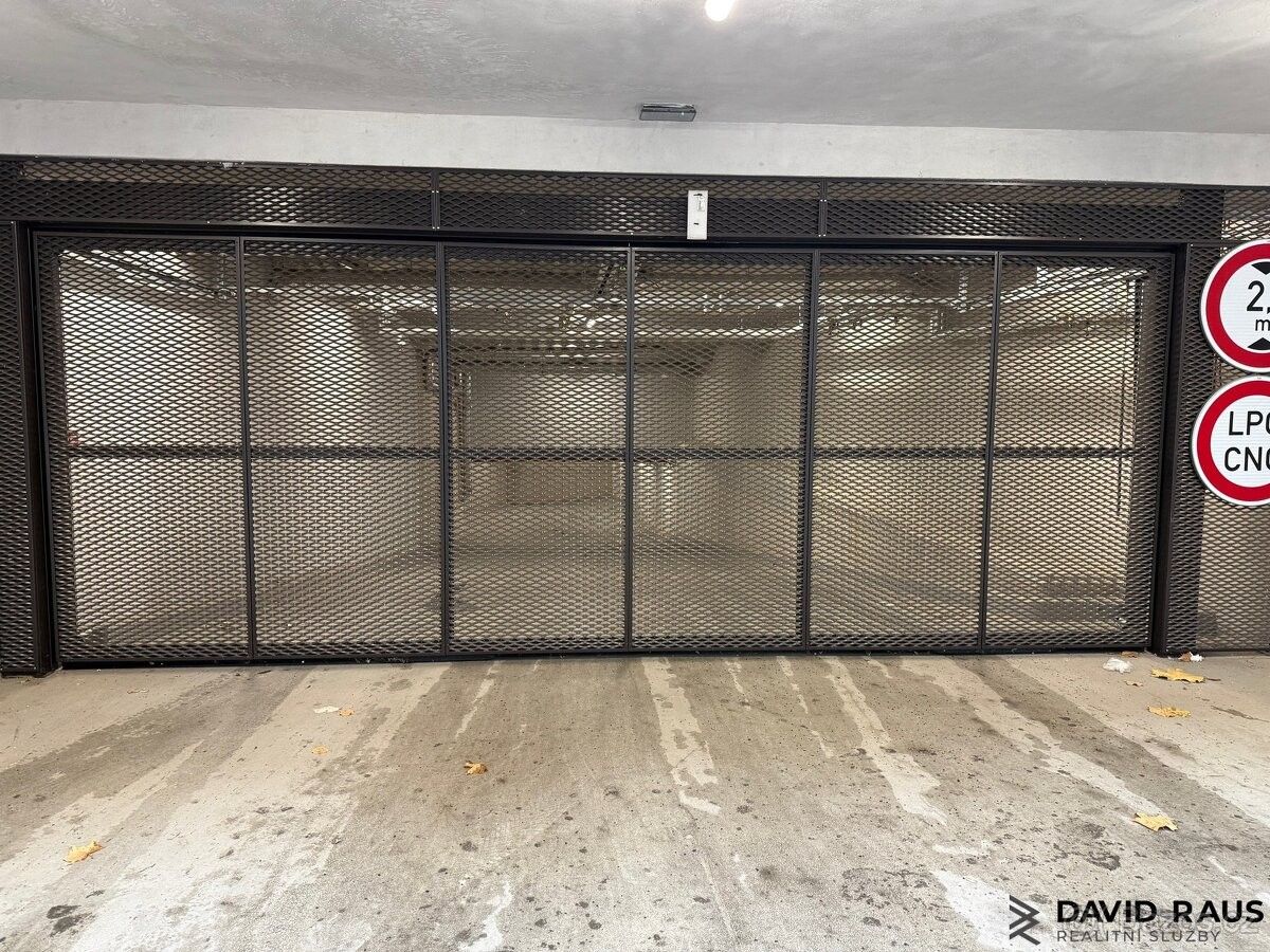 Garáže, Brno, 602 00