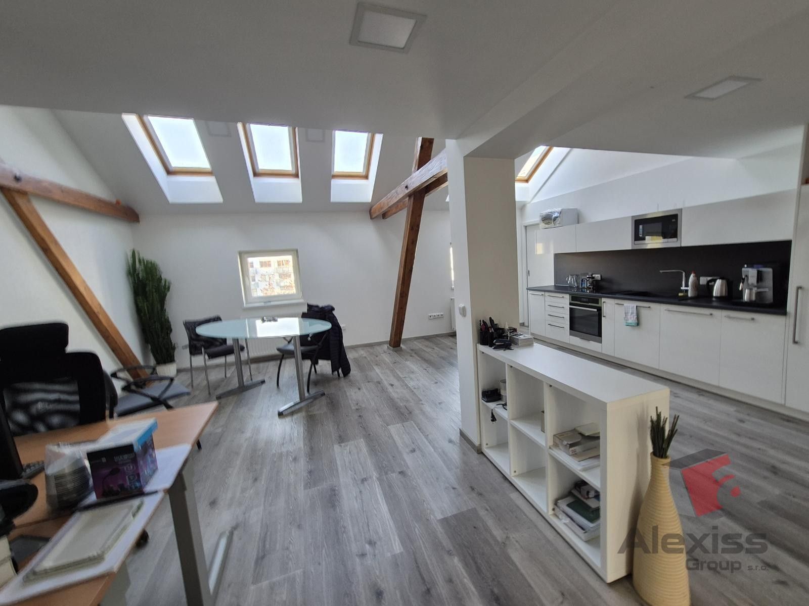 Pronájem byt - Sinkulova, Praha, 141 m²